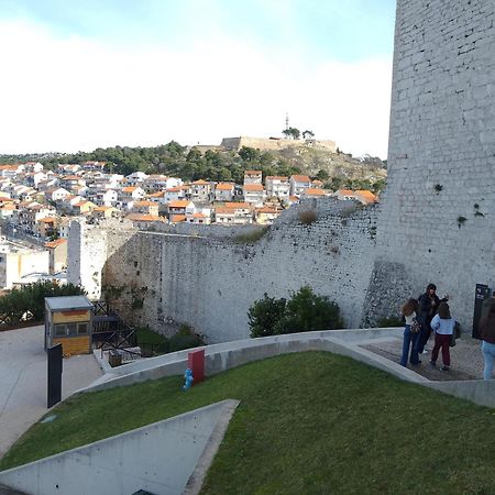 Vodice Mladen Apartman Za Familiju Exterior photo