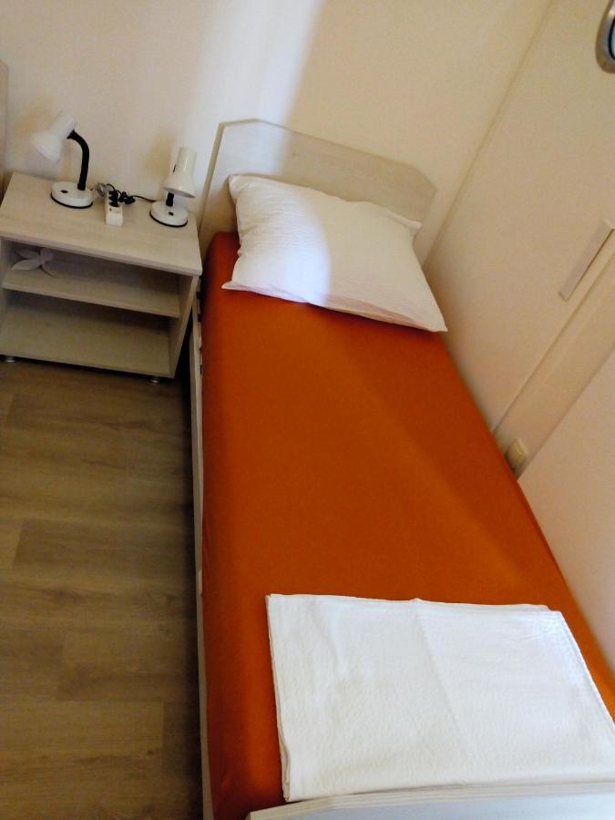 Vodice Mladen Apartman Za Familiju Exterior photo