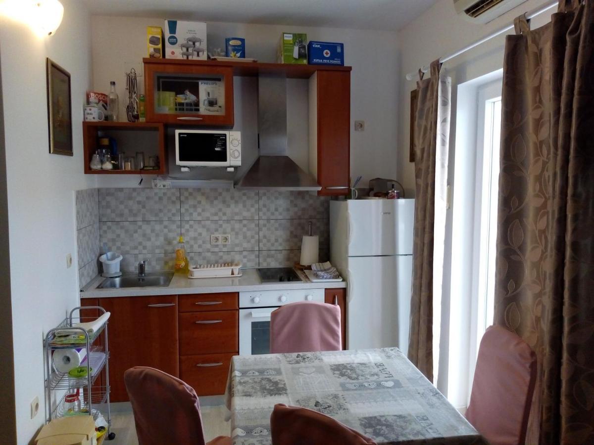 Vodice Mladen Apartman Za Familiju Exterior photo