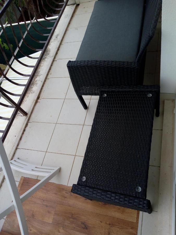 Vodice Mladen Apartman Za Familiju Exterior photo