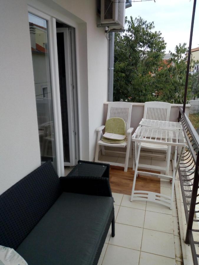 Vodice Mladen Apartman Za Familiju Exterior photo