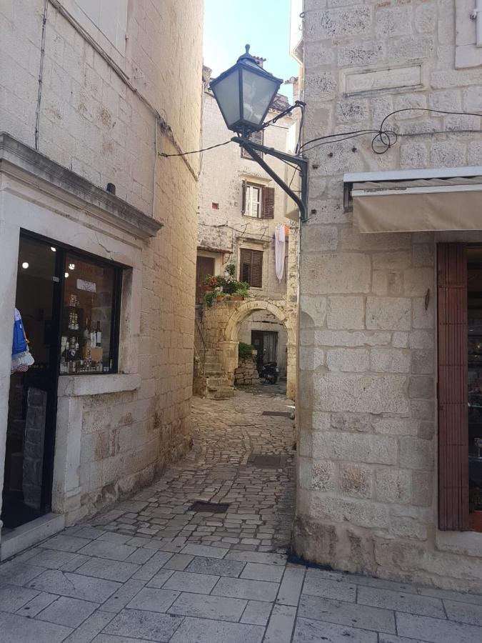 Vodice Mladen Apartman Za Familiju Exterior photo