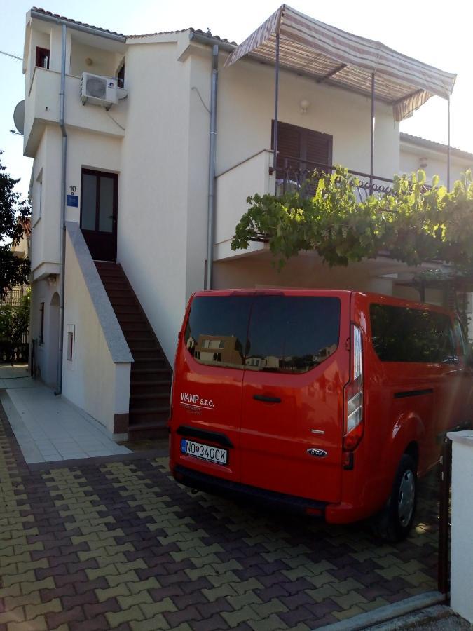 Vodice Mladen Apartman Za Familiju Exterior photo