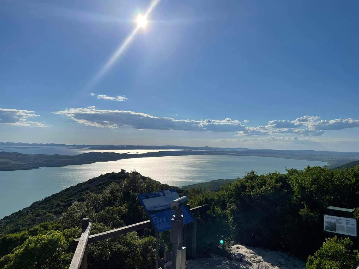 Vodice Mladen Apartman Za Familiju Exterior photo