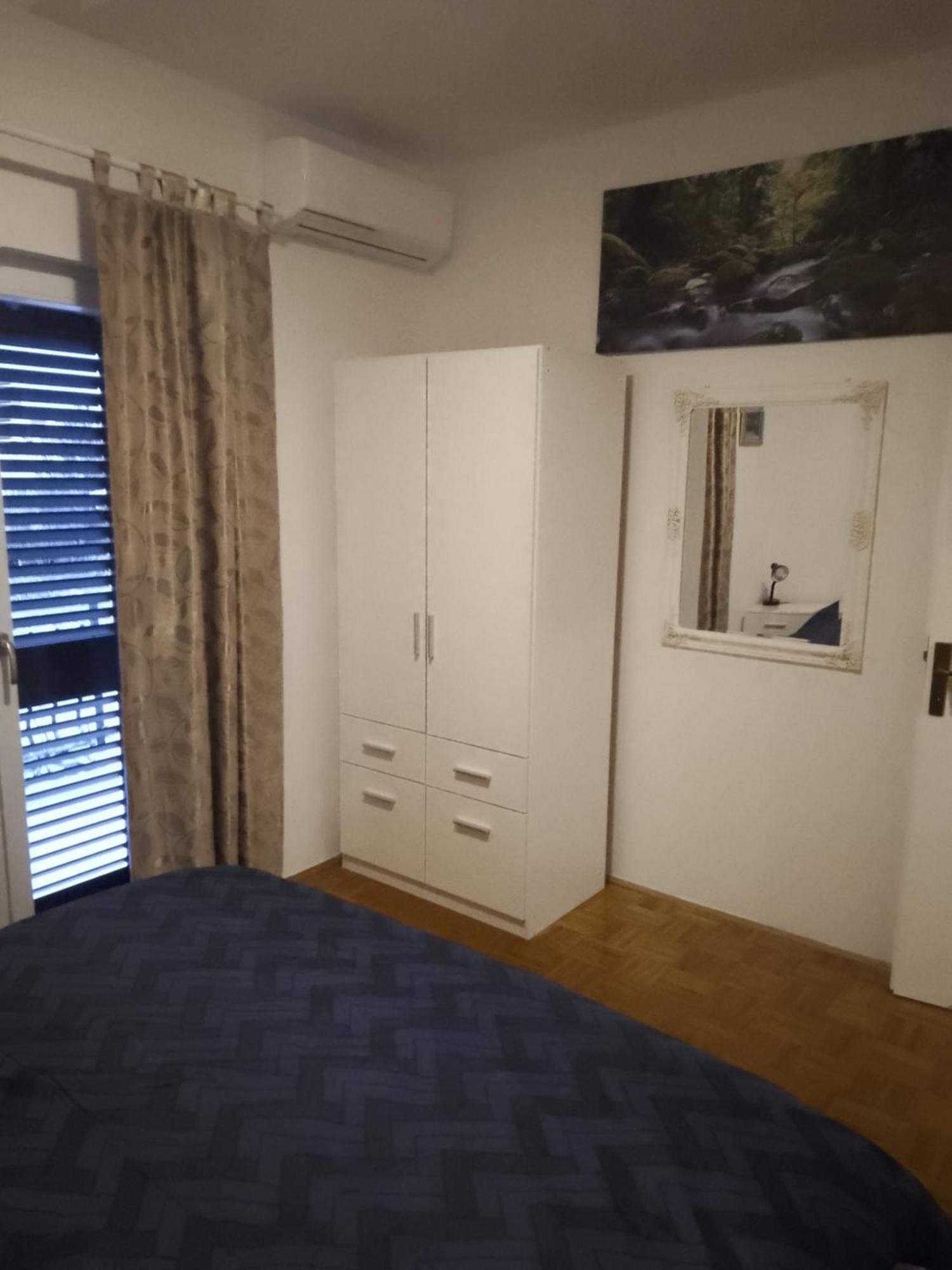 Vodice Mladen Apartman Za Familiju Exterior photo